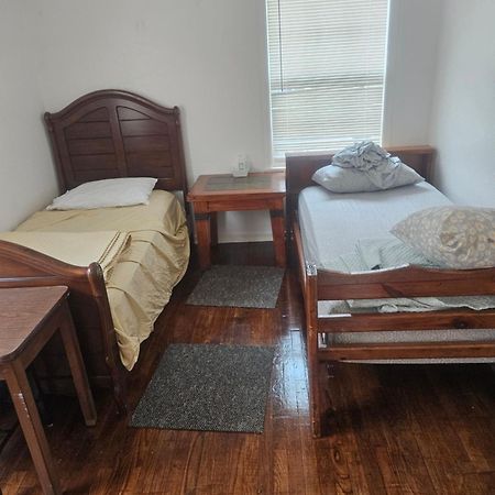 Reststop Hostel Хьюстон Экстерьер фото